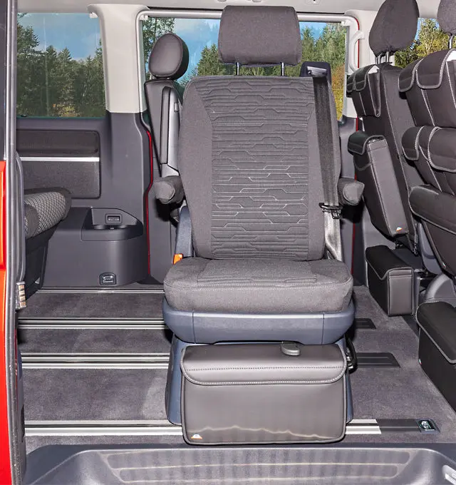 Brandrup Second Skin Chair Cover – Swivel Captain’S Seat, Vw T6/T6.1 Multivan – Circuit Or Titan Black Design 1