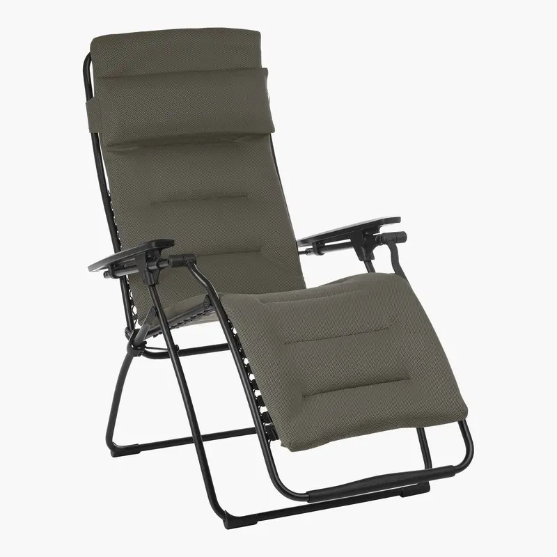 Classic Reclining Deck Chair – Lightweight & Portable 1