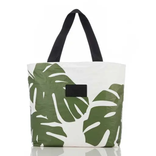 Monstera Day Tripper Travel Bag 1
