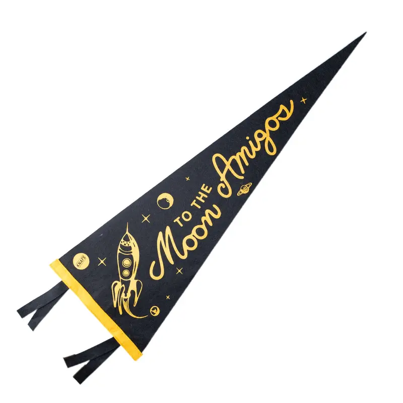 Oxford Pennant Moon-Themed Flag – 'To The Moon, Amigos!' 1