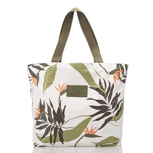 Painted Birds Day Tripper Tote 1