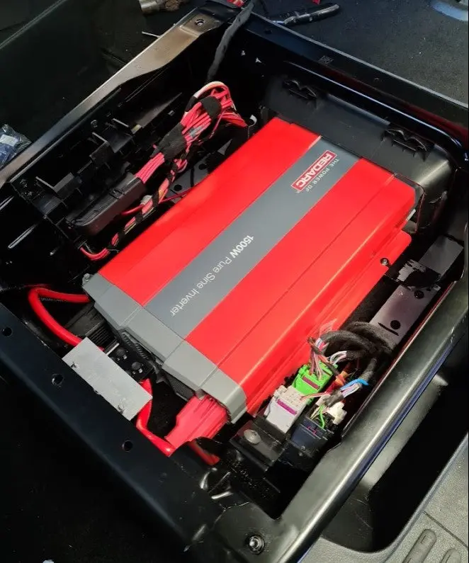 Redarc 12V Pure Sine Wave Power Inverter – Compact, High-Efficiency Dc-To-Ac Conversion 1
