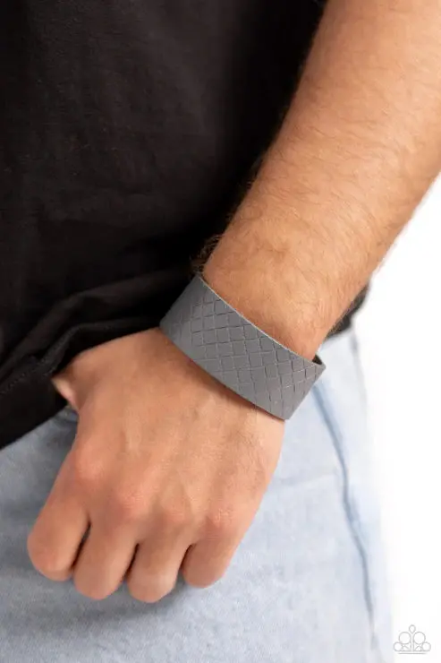 Reptilian Edge Pattern – Sleek Silver 1