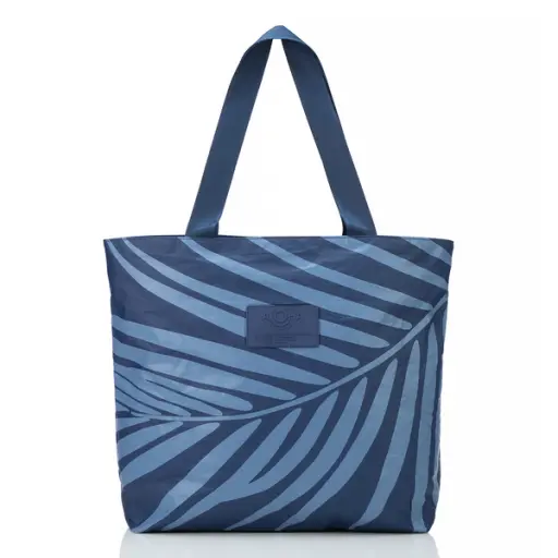 Shade Day Tripper Tote – Lightweight Travel Companion 1