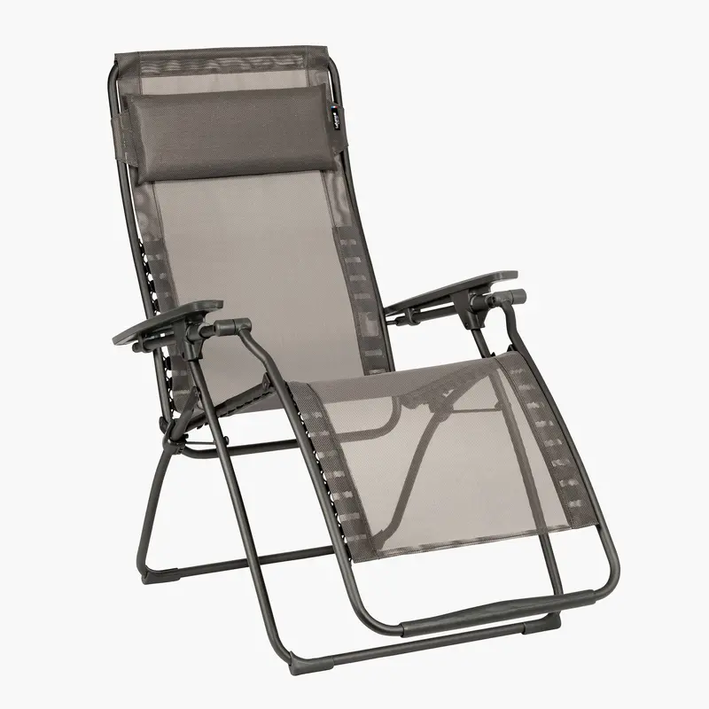 Standard-Sized Reclining Deck Chair – Ergonomic Design 1