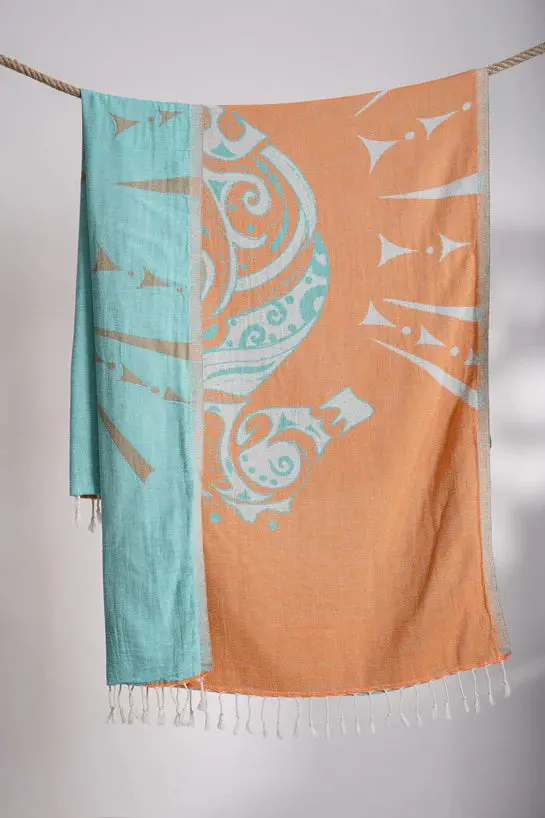Sun Drunk Seahorse Motif Turkish Bath Towel 1