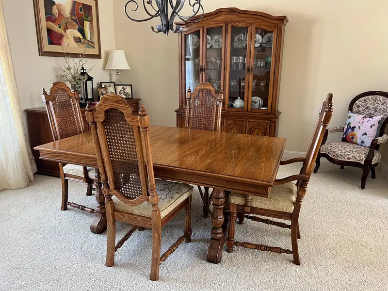 Thomasville Vintage Solid Wood Dining Set – Table + Six Matching Chairs 1